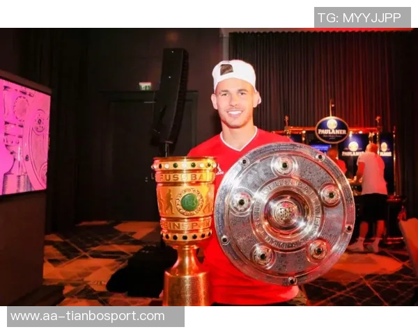 卢卡斯评效力最强球队倾向2020年拜仁超越现巴黎的理由分析