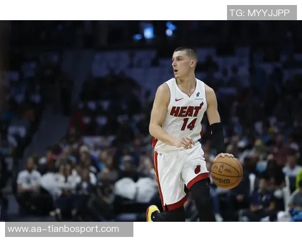 希罗表现平平15投仅中7罚球全中却正负值惨淡25球队失利成焦点