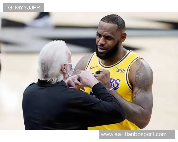 湖人期待詹姆斯在对阵马刺的比赛中强势复出缓解坐骨神经痛困扰