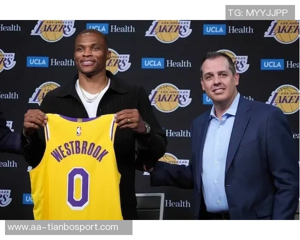 阿德巴约称赞拉松场上表现出色他的选择总是最合理的