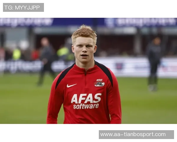 皇马追逐阿尔克马尔19岁中场斯米特面临纽卡竞争压力 皇马追逐阿尔克马尔19岁中场斯米特面临纽卡竞争压力